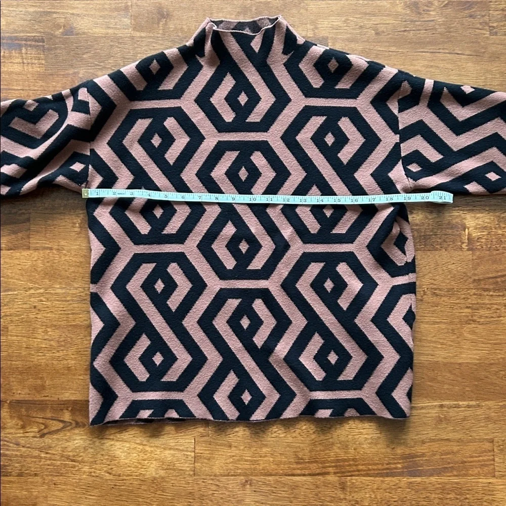 Zoe & Claire octagon print viscose blend funnel neck black brown sweater size S‍